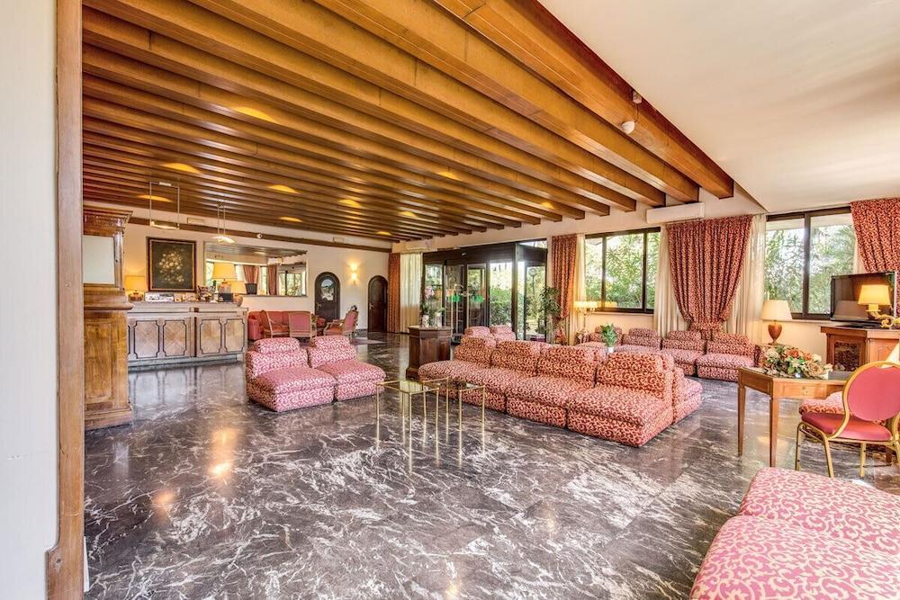 Pinewood Hotel Rome Extérieur photo