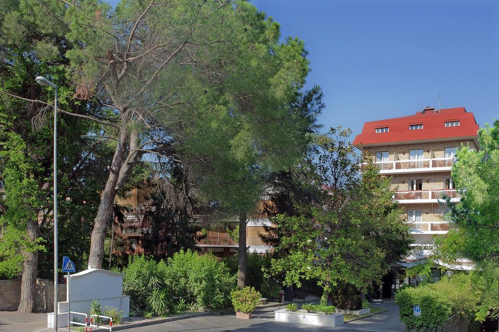 Pinewood Hotel Rome Extérieur photo