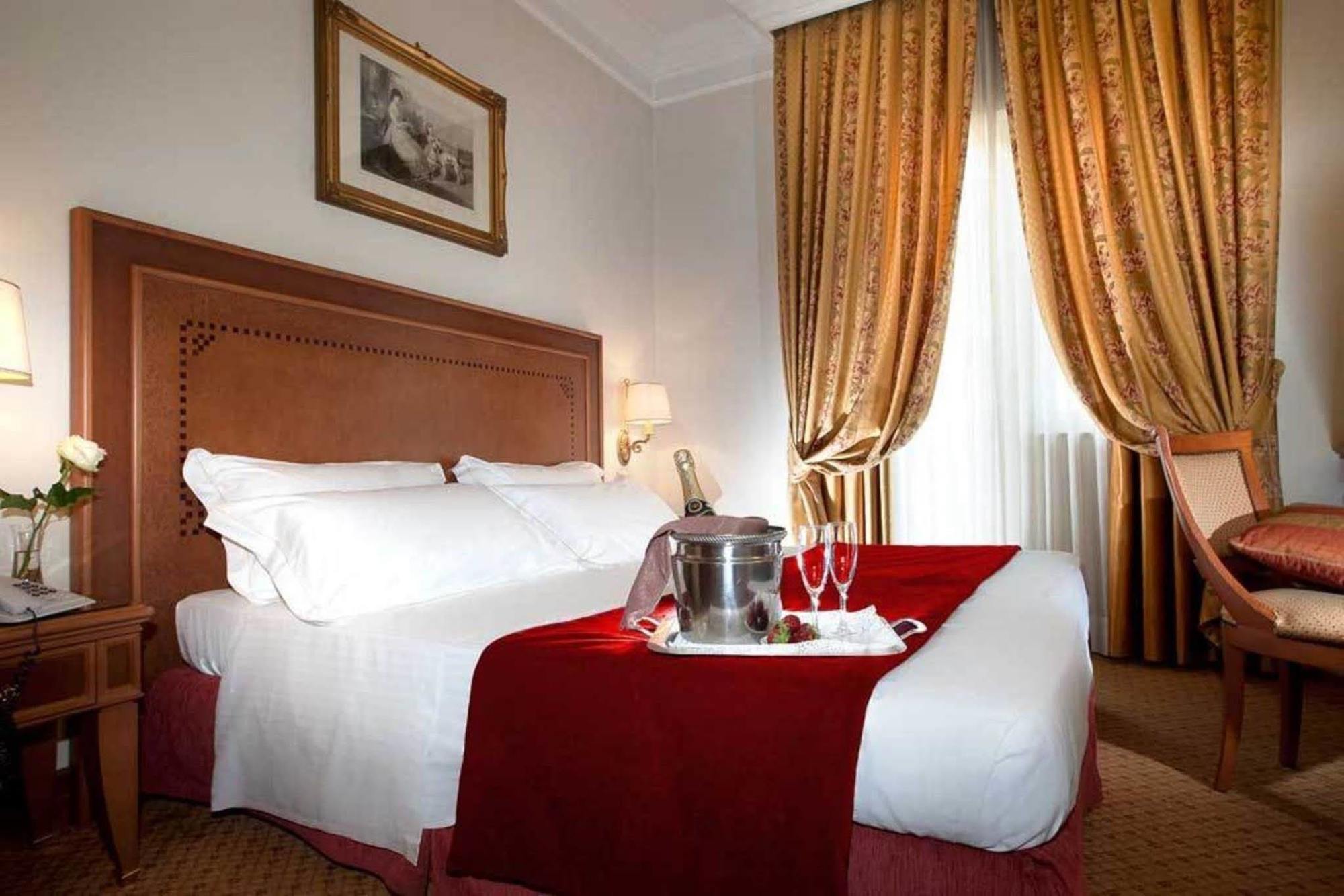 Pinewood Hotel Rome Extérieur photo