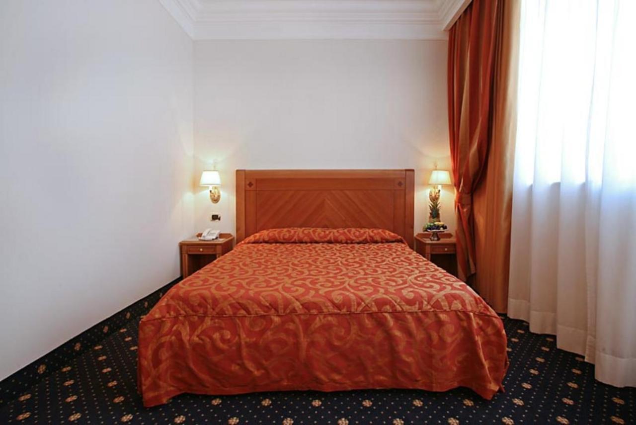 Pinewood Hotel Rome Extérieur photo